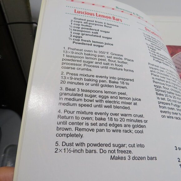 Santa's Favorite Cookies Cookbook Paperback 64pgs - Picture 9 of 13